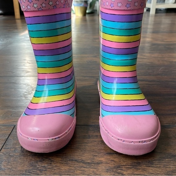 Minnie Mouse Rain Boots - Picture 3 of 13